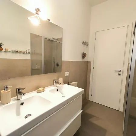 Casa Dina Apartman *